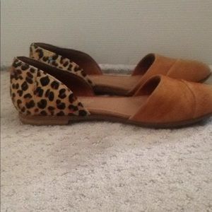 TOMS lightly used slip-on camel/leopard print